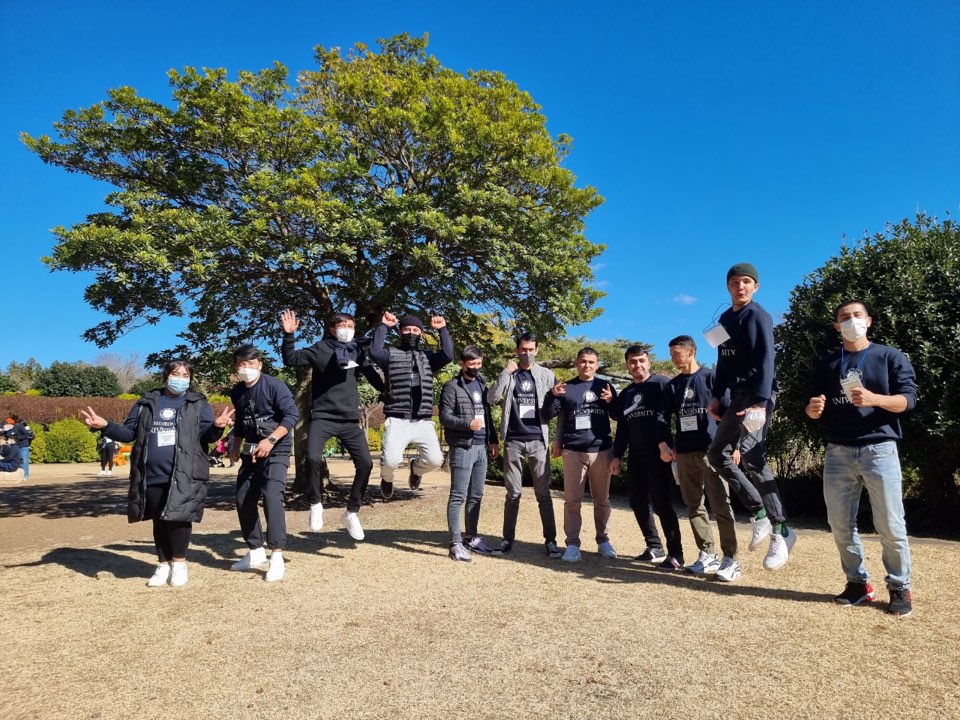 학생들 야외 단체사진 01